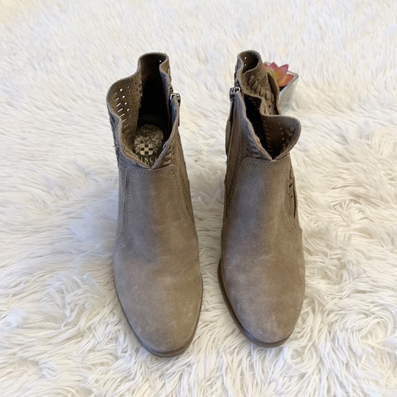 Vince Camuto Fenyia Tan Wild Mushroom Suede Heel Ankle Bootoe women size 7 - Picture 4 of 8